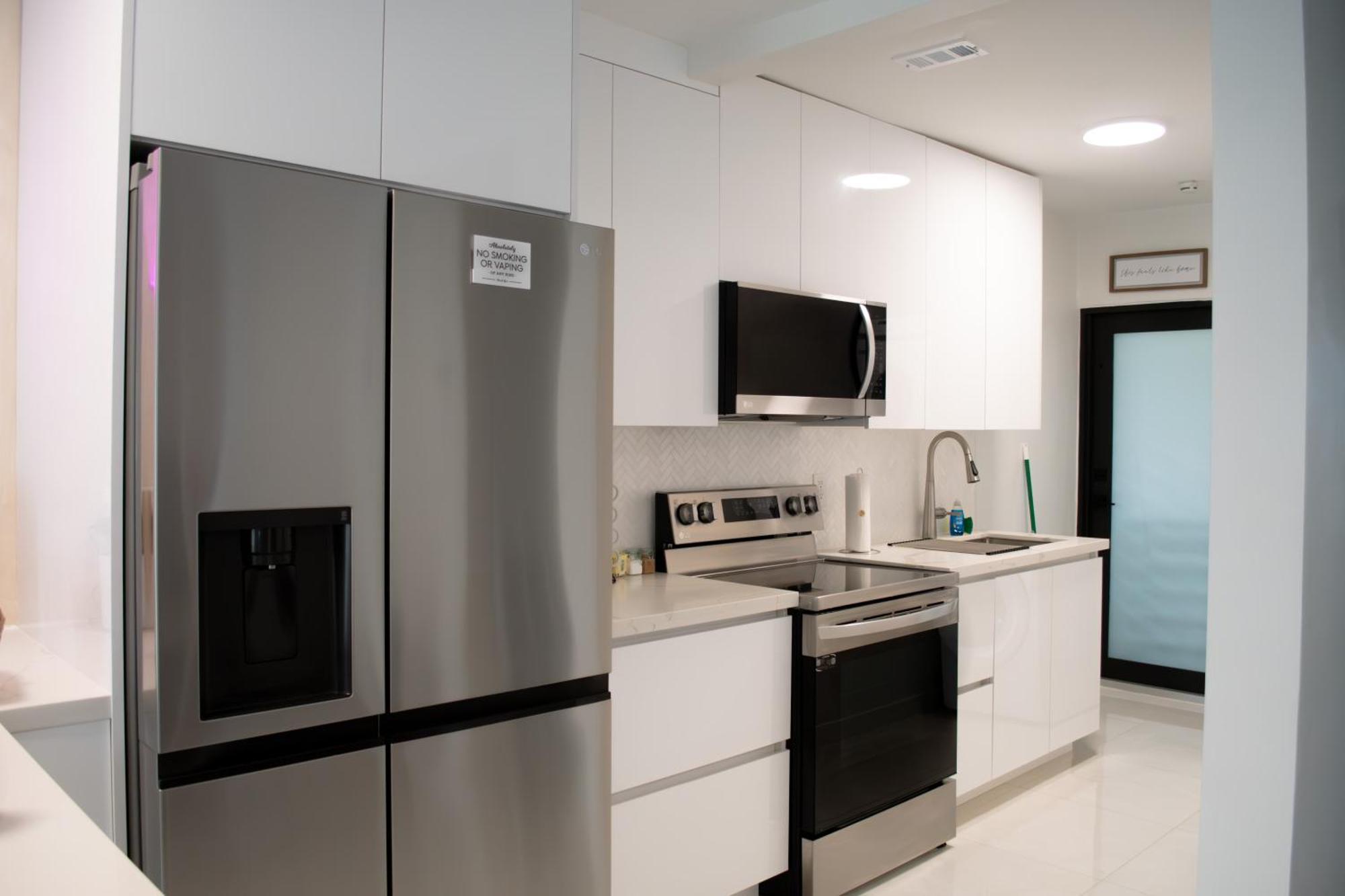 Apartamento Roads - Ideal In - King - Bed Parking - Near Airport, Brickell, Coconut Grove, Little Havana, Wynwood & Calle 8