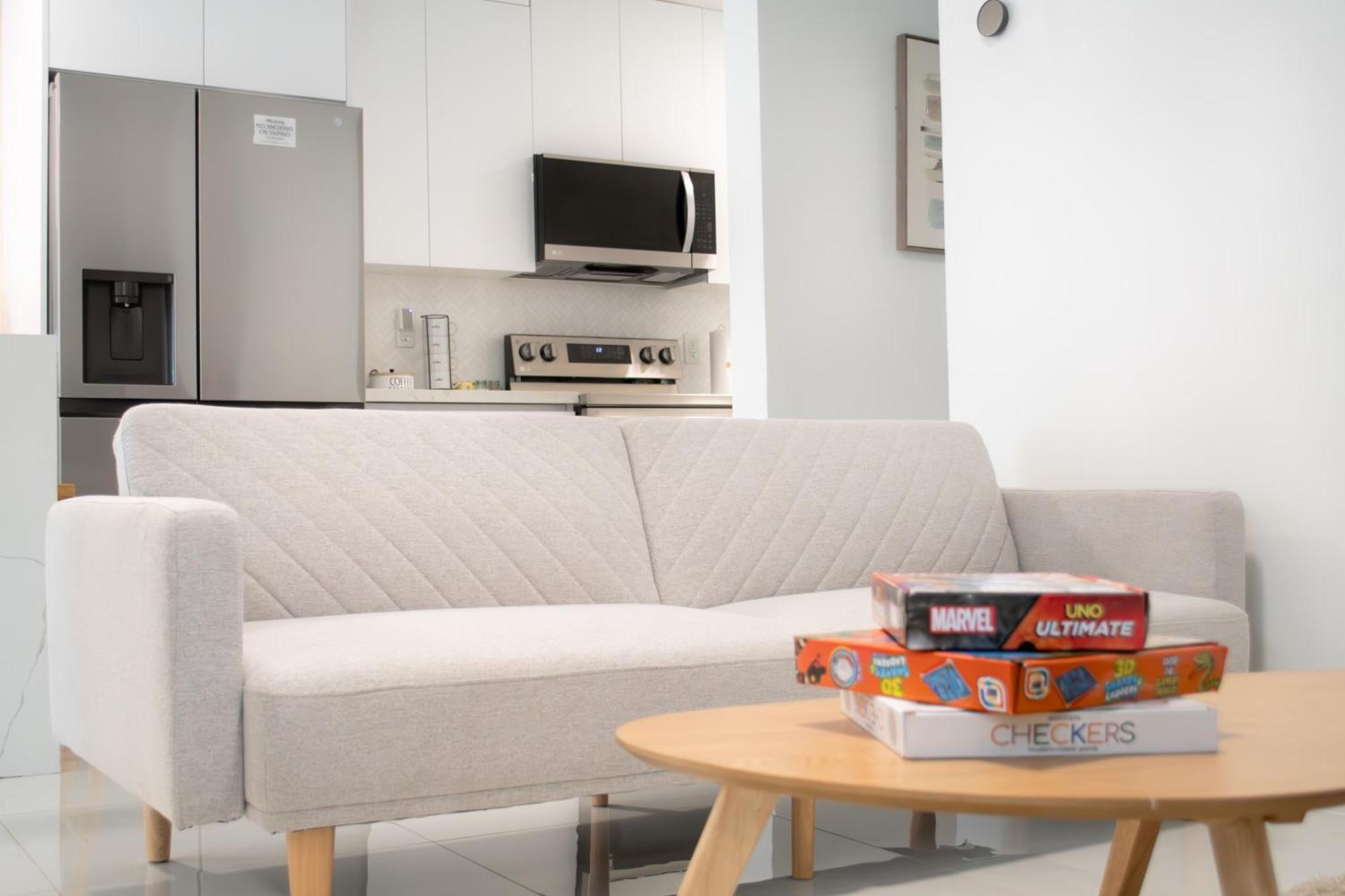 Apartamento Roads - Ideal In - King - Bed Parking - Near Airport, Brickell, Coconut Grove, Little Havana, Wynwood & Calle 8 *